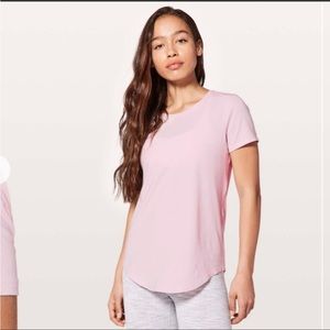 Lululemon love crew t shirt. Size 4 never worn